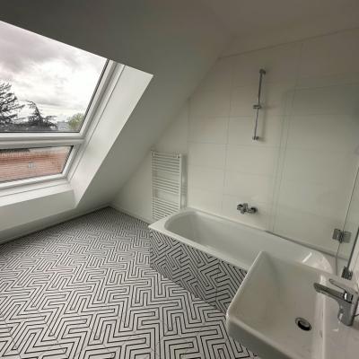 Groß-Enzersdorfer Straße, LCB-Planung GmbH, Bad im Dachgeschoss