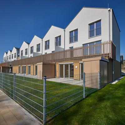 Göllersdorf, LCB-Planung GmbH, Ansicht Süd-West mit privaten Freiräumen